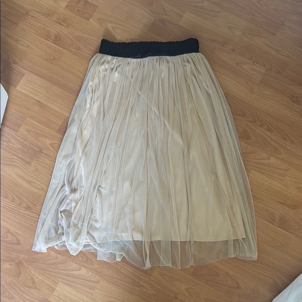 Elegant Cream Tulle Skirt